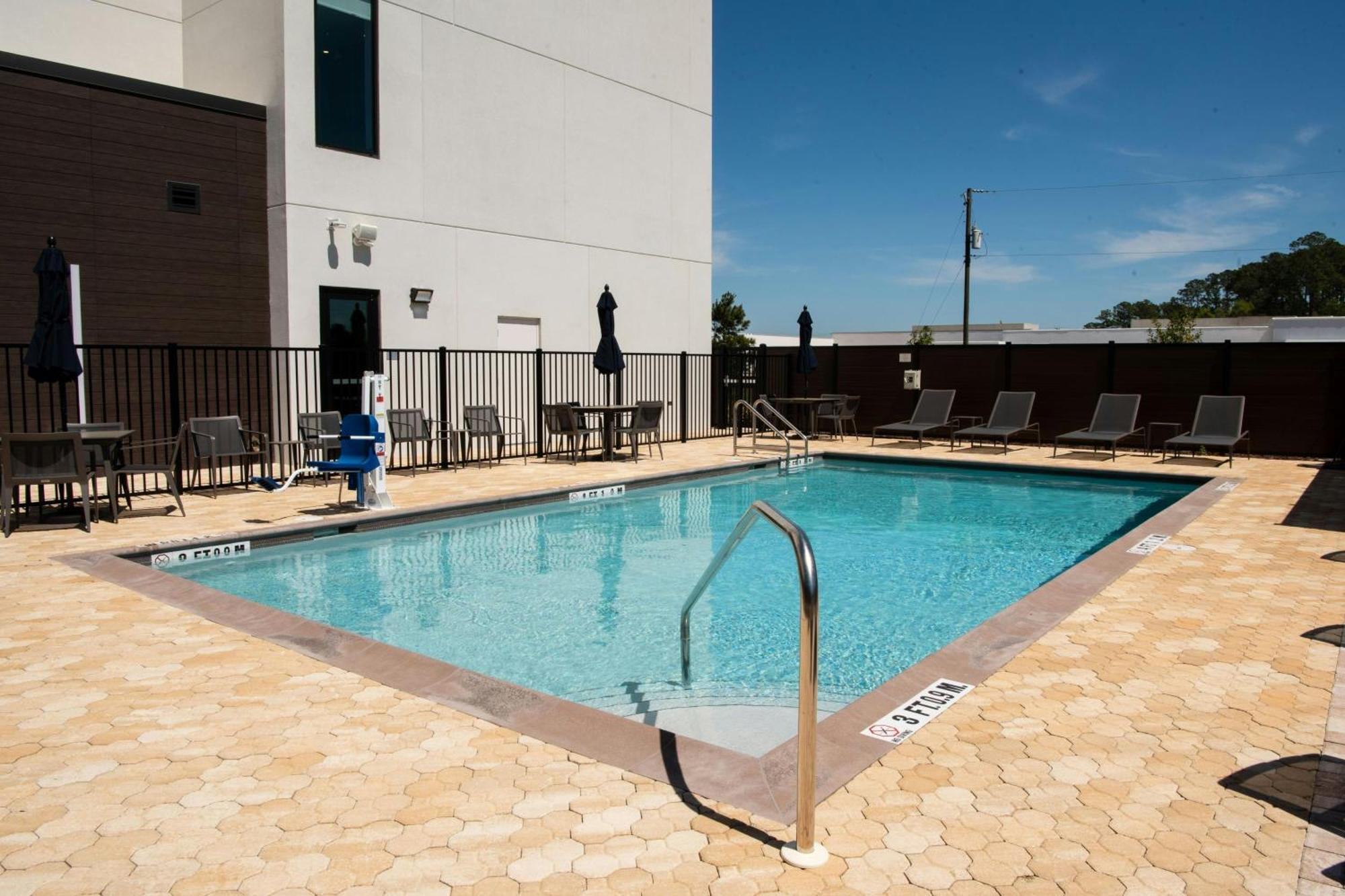 Courtyard By Marriott Lake City Exterior foto